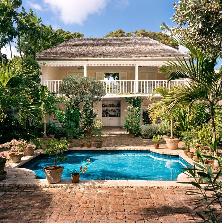 TORY BURCH’S CHIC CARIBBEAN RETREAT