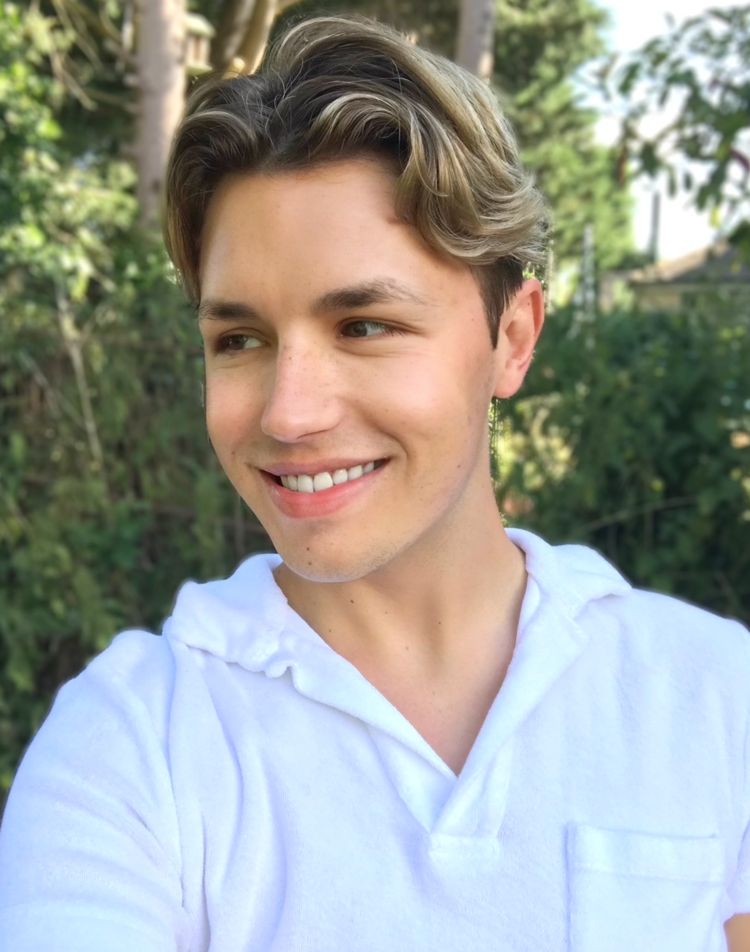 10 SKINCARE PRODUCTS FOR GLOWING SKIN