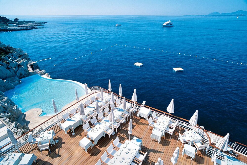 THREE OF MY FAVOURITE COASTAL HOTELS IN EUROPE FOR A SUMMER BREAK