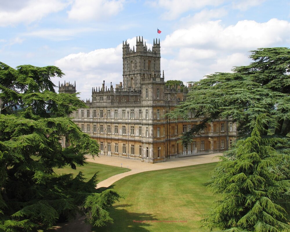 THE HOMES AND INTERIORS OF DOWNTON ABBEY